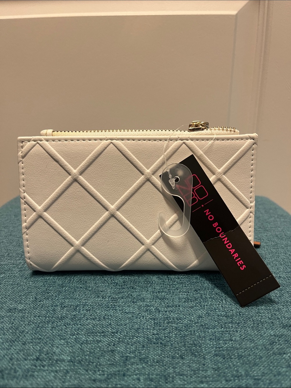 No Boundaries White Quilted Zip-Top Wallet with Gold Hardware